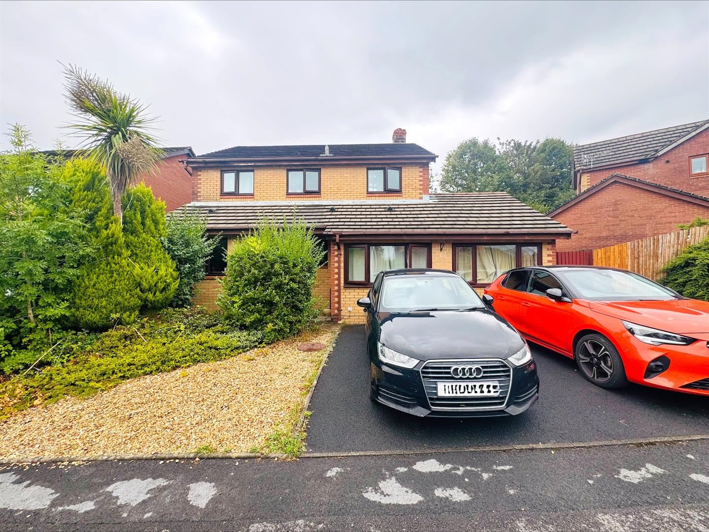 Llys Cilsaig, Dafen, Llanelli, SA14 8QT